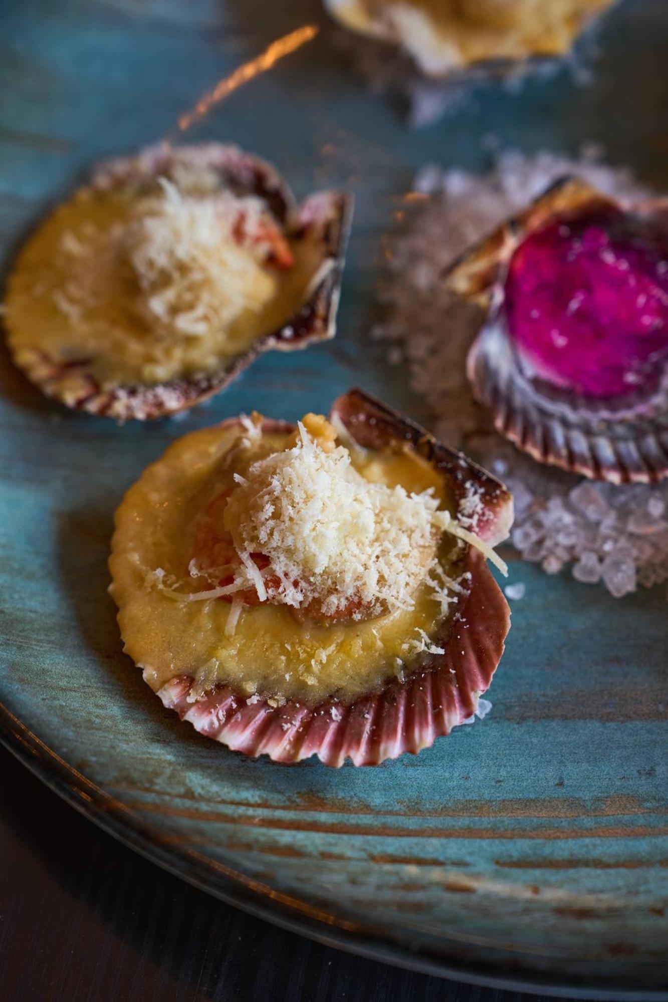 Pullman Santiago Vitacura Екстериор снимка A baked scallop