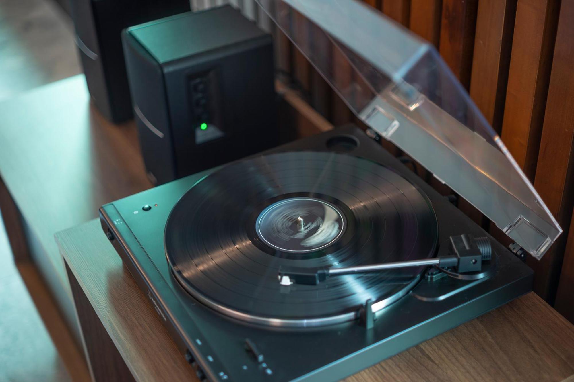 Pullman Santiago Vitacura Екстериор снимка A record player