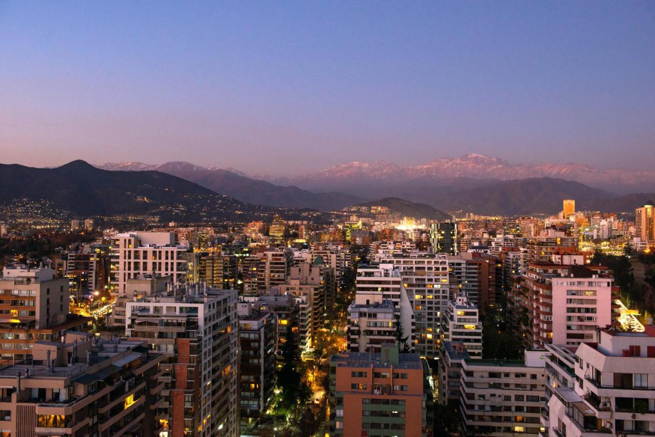 Pullman Santiago Vitacura Екстериор снимка Santiago skyline